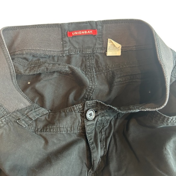 Distressed Holes Unionbay Cropped Cargo Capris Black, Stretch Waist Pant 7 - Picture 13 of 16